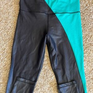 Zyia light n tight black and teal leggings